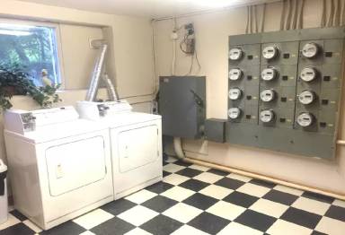 Main picture of 255 Elm St