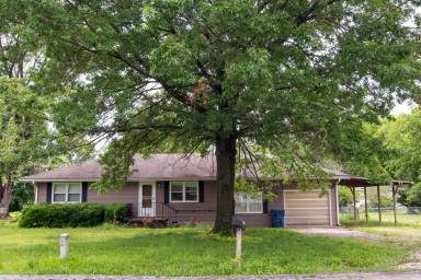 Main picture of 3505 W 6th St