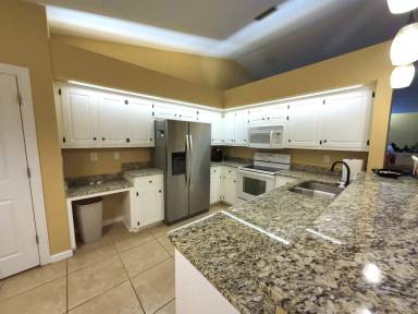 Main picture of 7165 Ashmoor Dr N