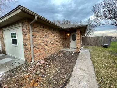 Main picture of 139 Prairie Creek Cir