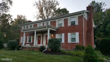 Main picture of 305 Walter St