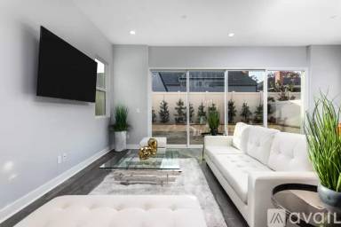 Main picture of 577 Daniel Freeman Cir