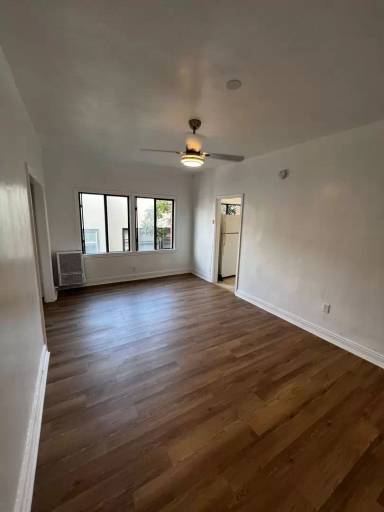 Main picture of 2850 Leeward Ave