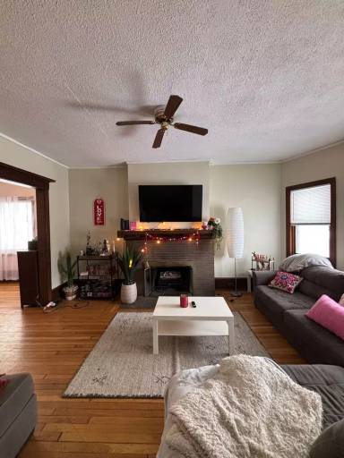 Main picture of 2928 N Maryland Ave
