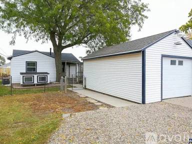 Main picture of 705 N Highland Ave