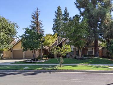 Main picture of 823 E Portland Ave