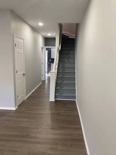 Main picture of 854 N Penn St