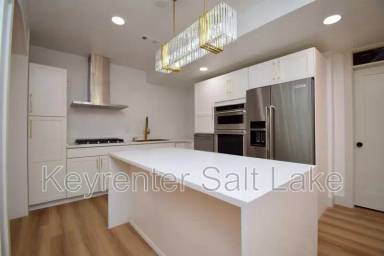 Main picture of 1036 N Highpass Dr