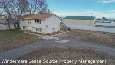 Main picture of 2033 S Garfield Rd