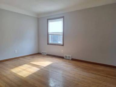 Main picture of 17716 Greenview Ave