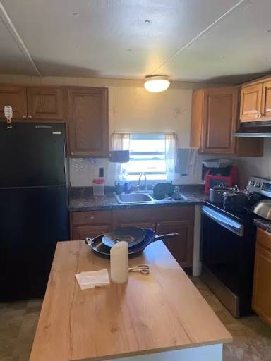 Main picture of 1042 Poquonnock Rd