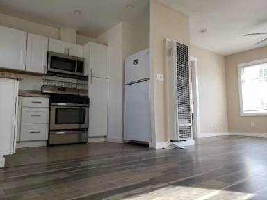 Main picture of 219 W 7th St