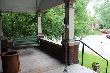 Main picture of 114 E Oakland Ave