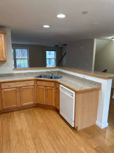 Main picture of 5 Cardigan Ct