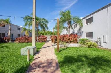 Main picture of 3730 W Bay Ave