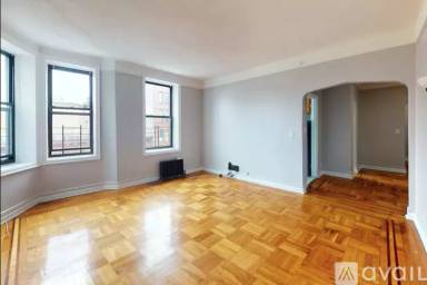 Main picture of 27 E 124th St