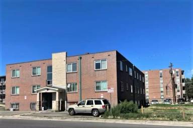 Main picture of 1363 Yosemite St