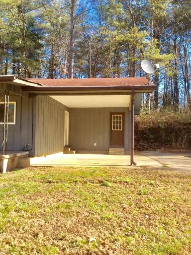Main picture of 327 Wade Decker Rd