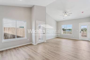 Main picture of 3804 S Bluelake St