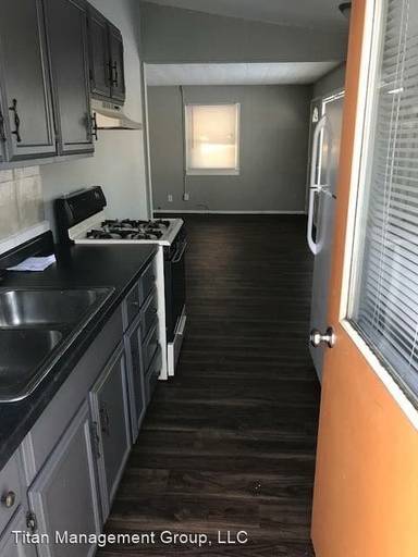 Main picture of 2756 Medford St