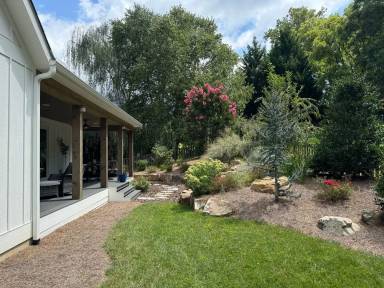 Main picture of 13 Harbeck Dr