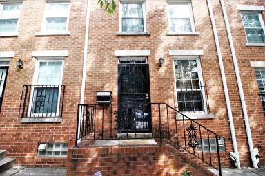 Main picture of 107 N Ann St