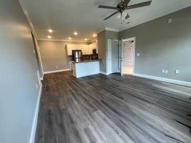 Main picture of 807 Brush Creek St