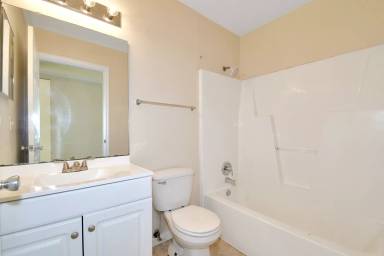 Main picture of 1742 E Line St