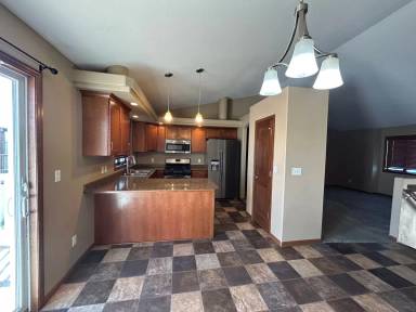Main picture of 1580 9th St E
