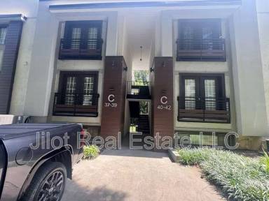 Main picture of Carlyle Heights Condominiums