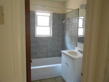 Main picture of 1171 Bond St