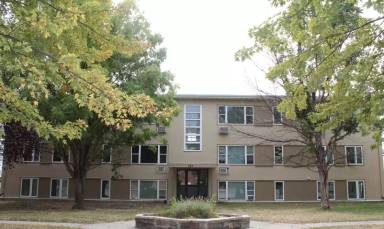 Main picture of 303 W Highland Dr