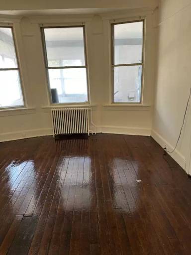 Main picture of 121 Kearney Ave