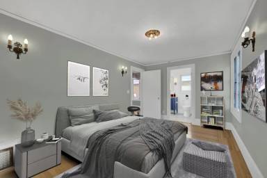 Main picture of 3573 Lakeshore Ave