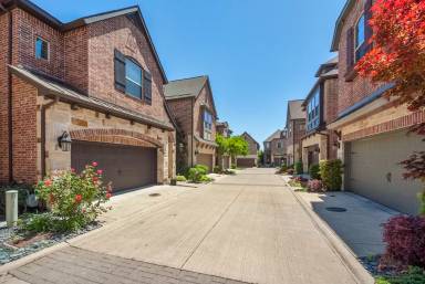 Main picture of 8644 Thorbrush Pl