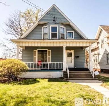 Main picture of 1916 W Clarke Ave