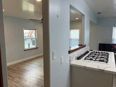 Main picture of 7529 Linden Ave