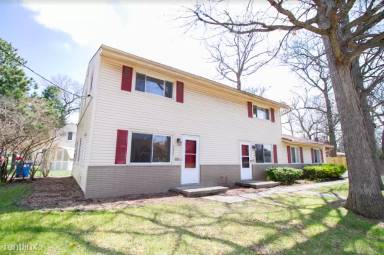 Main picture of 3027 S Byrne Rd
