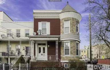 Main picture of 48 Jefferson Ave