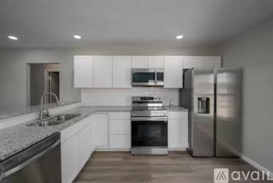 Main picture of 605 N Main St