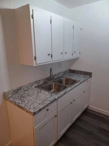 Main picture of 923 S Standard Ave