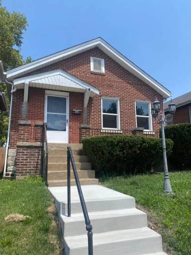 Main picture of 5909 Arsenal St