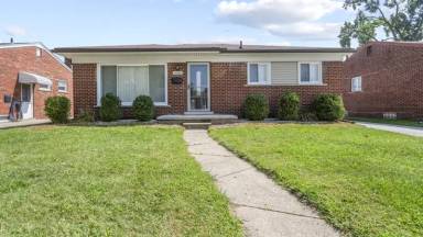 Main picture of 12880 Leverne