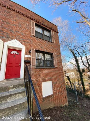 Main picture of 4958 Just St NE