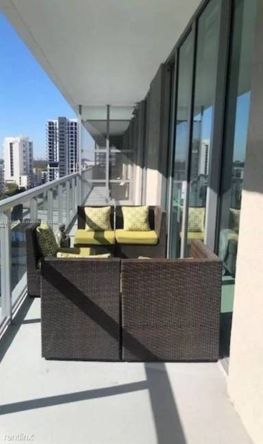 Main picture of Axis on Brickell
