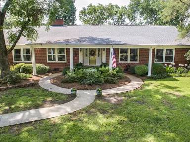 Main picture of 2 Dargan Ct