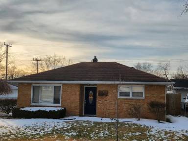 Main picture of 330 Greenlawn St
