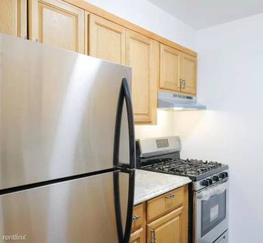 Main picture of 592 Prospect Pl