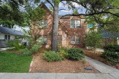 Main picture of 2408 White Oak Dr
