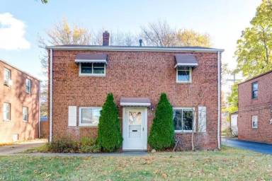 Main picture of 275 E 200th St